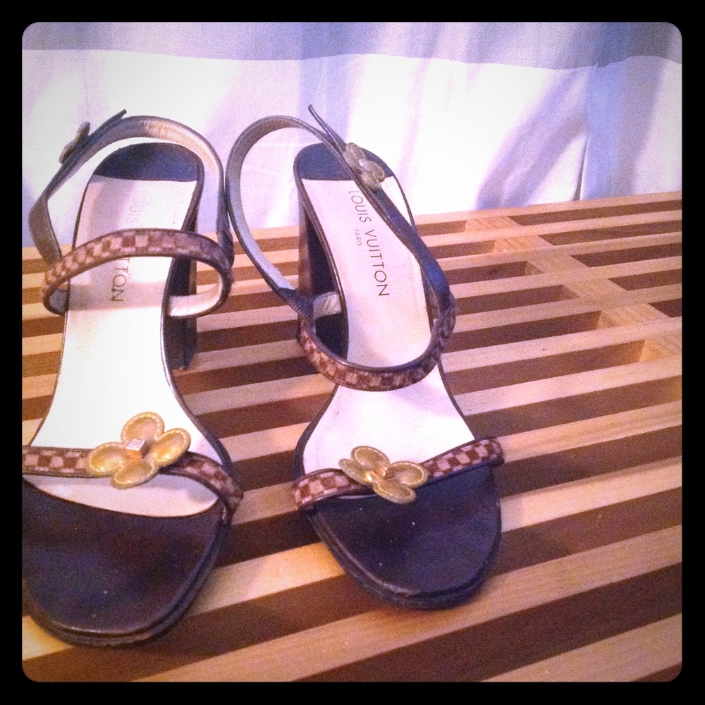 Lv sandals
